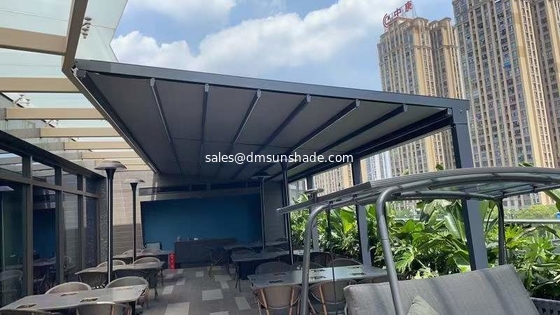 Pergola de PVC de aluminio Techo de techo Pergola Hoteles Puerta de entrada moderna impermeable Toldo retráctil