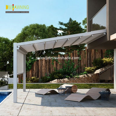 Pergola de PVC retráctil y impermeable